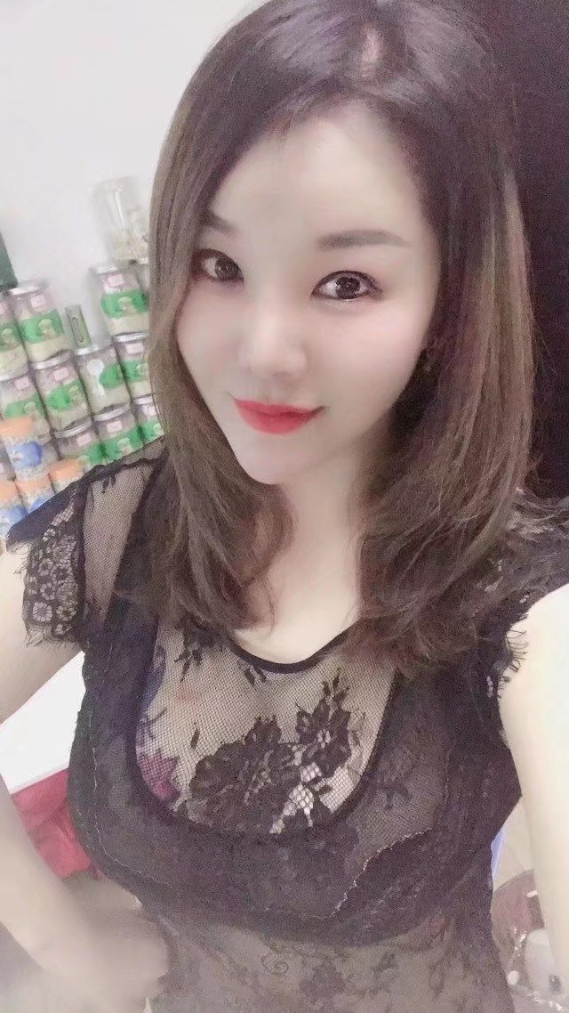 黄岛大奶妹